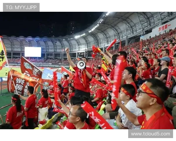 张家界足球队奋力崛起:新赛季目标挑战顶级联赛,展现足球热土潜力 张家界足球队奋力崛起:新赛季目标挑战顶级联赛,展现足球热土潜力