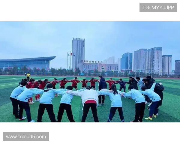 篮球燃动青春逐梦赛场展现团队拼搏与荣耀时刻 篮球燃动青春逐梦赛场展现团队拼搏与荣耀时刻