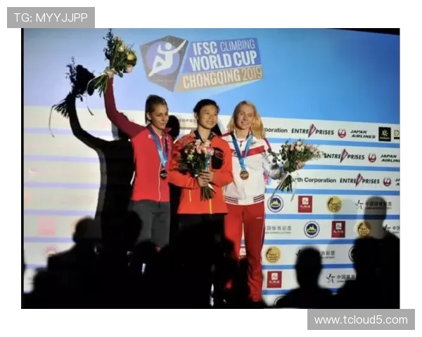 南京攀岩队在极限运动世界杯中的团队协作表现精彩点评与分析